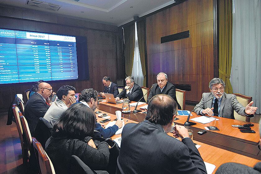 El IVA creció 35,3 por ciento y se ubicó por encima de la inflación, que hasta abril trepó 27,5 en 12 meses.