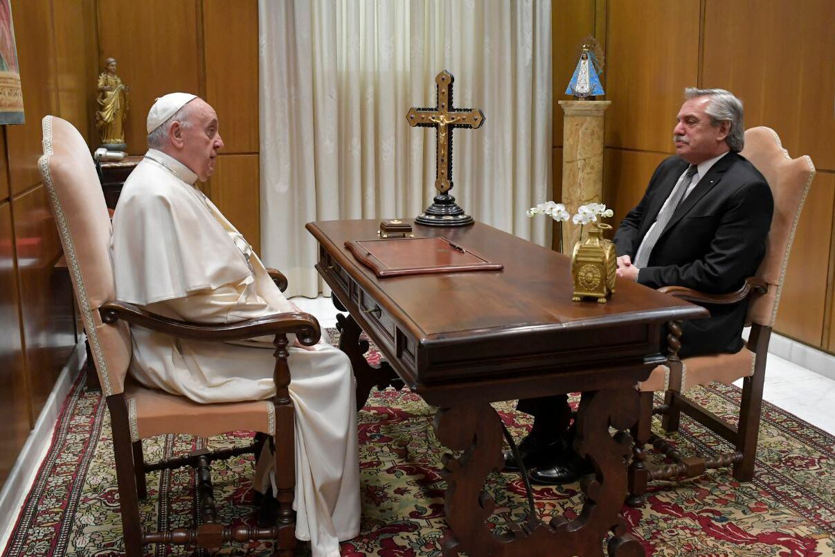 Alberto Fernández y el Papa, frente a frente