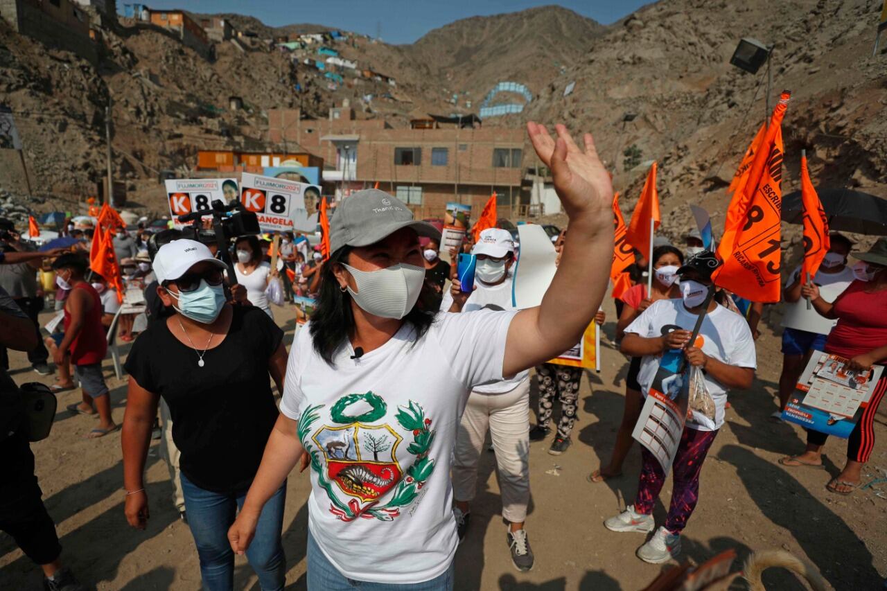 Keiko Fujimori, con apenas once por ciento de intención de voto, casi seguro en la segunda vuelta.