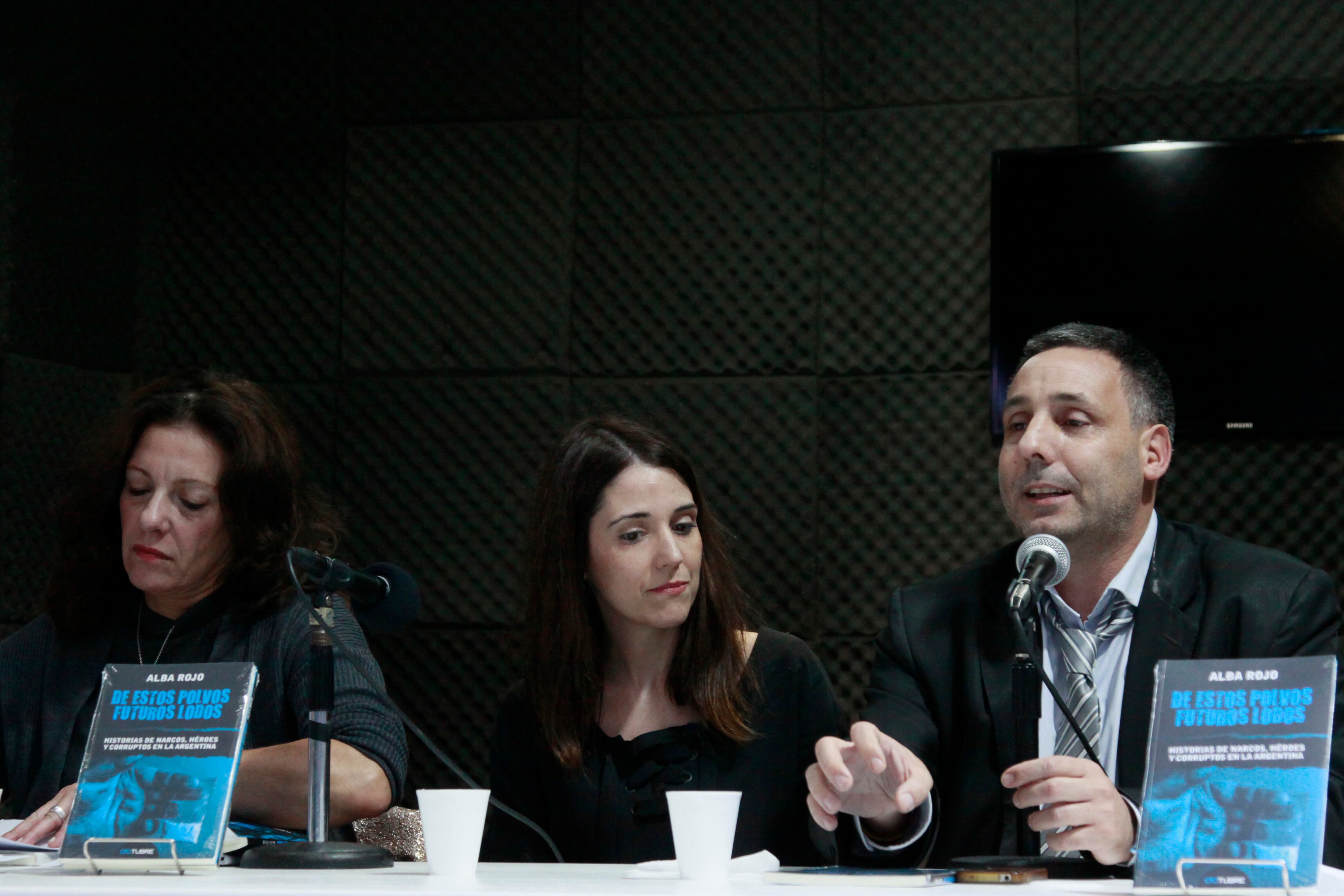 En la mesa se escucharon testimonios sobre los mecanismos extorsivos de la Policía.