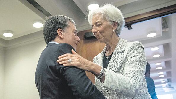 El ministro de Hacienda, Nicolás Dujovne, junto con la directora gerente del FMI, Christine Lagarde.