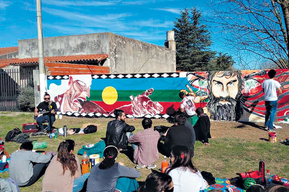 El mural en homenaje a Santiago Maldonado que se realizó en 25 de Mayo, donde viven sus padres.
