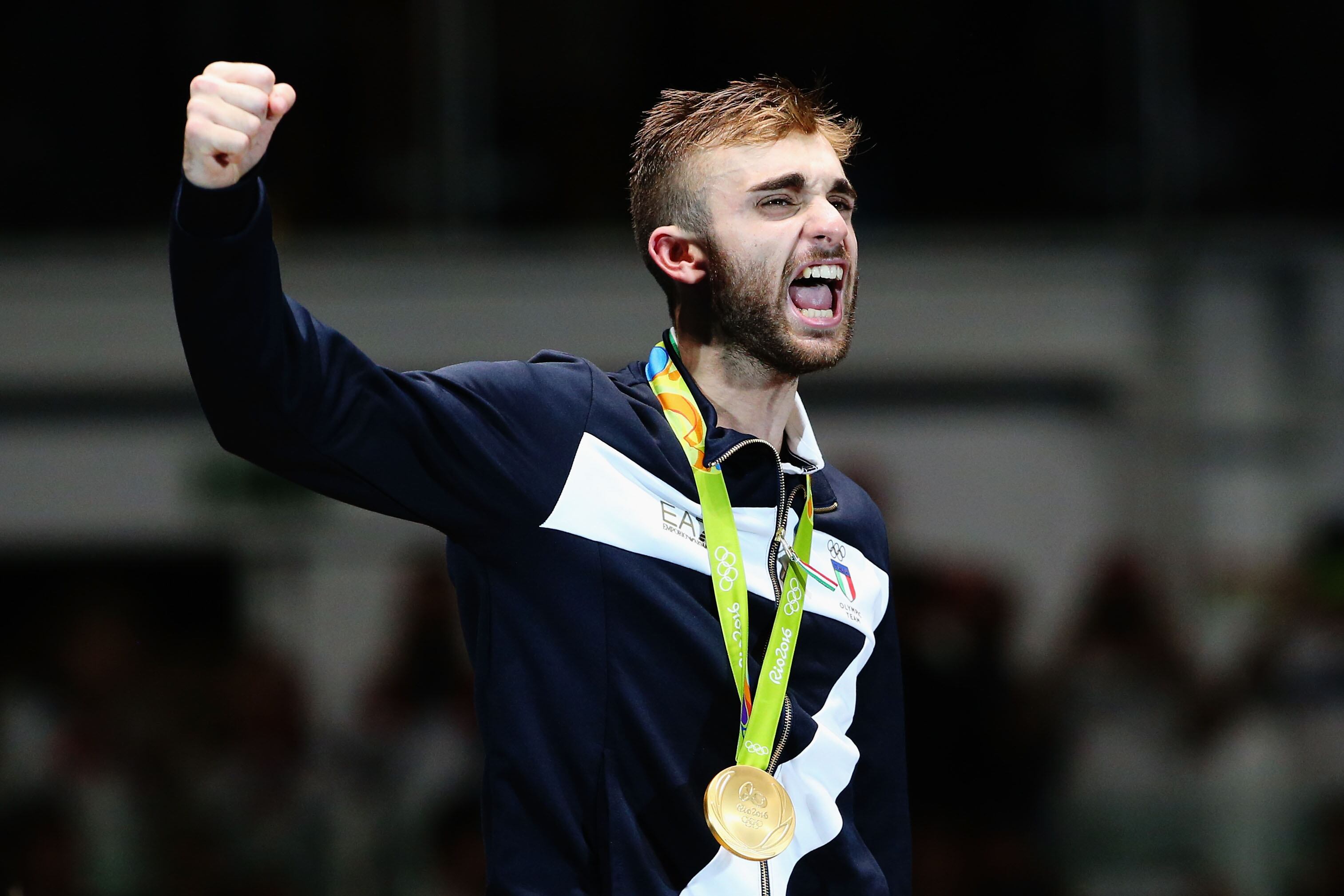 El italiano Danielle Garozzo festeja la obtención de su medalla dorada.