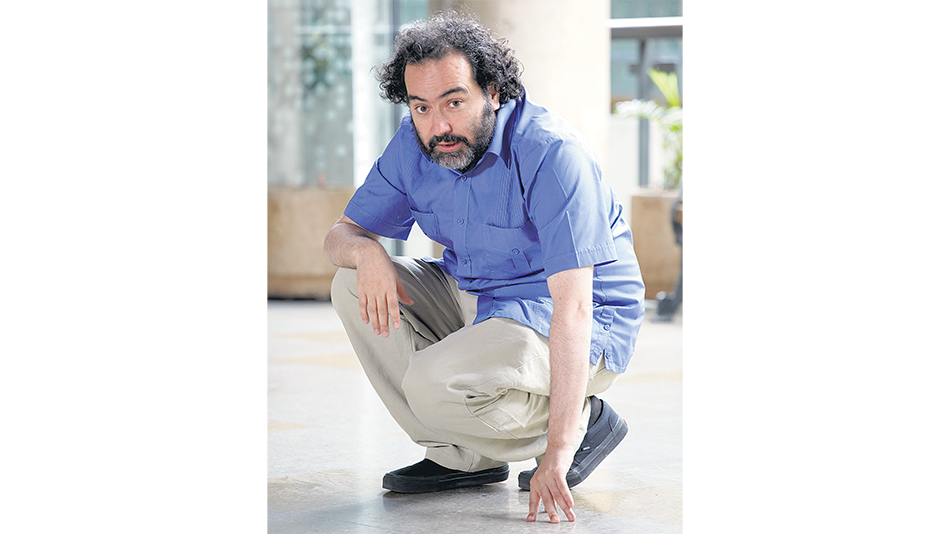 Gumucio acaba de publicar una biografía notable sobre Nicanor Parra.