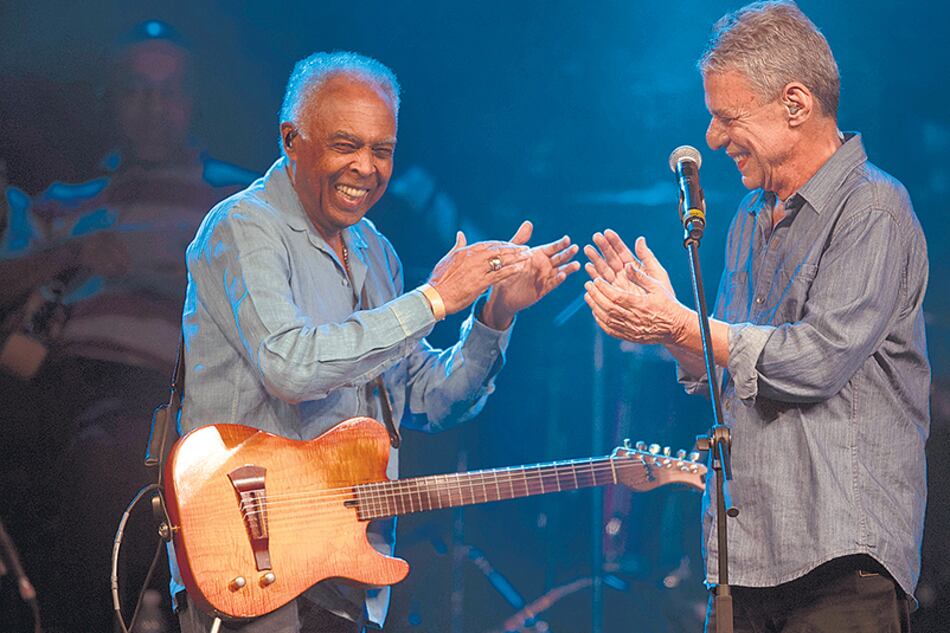 Gilberto Gil y Chico Buarque cantaron “Cálice”, un himno de resistencia a la dictadura.