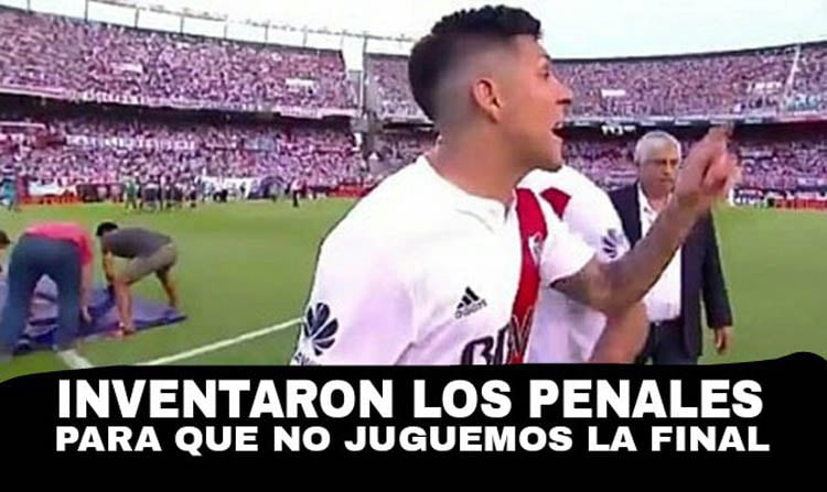 Enzo Pérez fue el eje de las burlas por el penal decisivo que no pudo convertir.