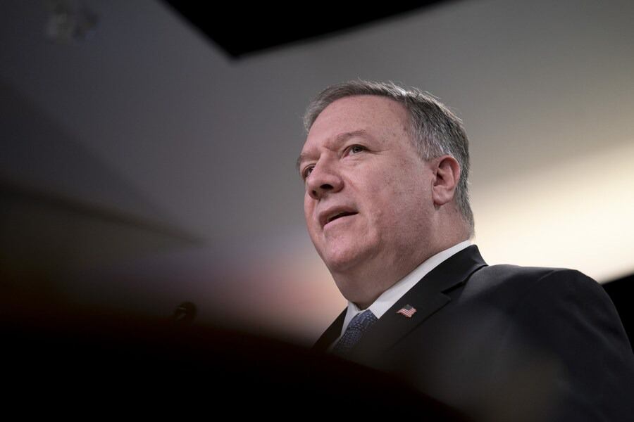 Mike Pompeo confesó en un libro sus pecados.