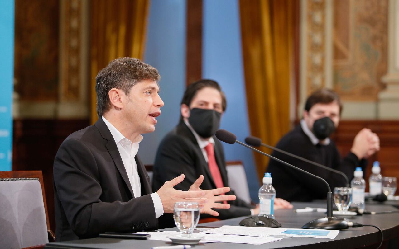 "No funciona llevar a chicos a las escuelas o a las plazas en zonas de altas circulación del virus" señaló el gobernador.