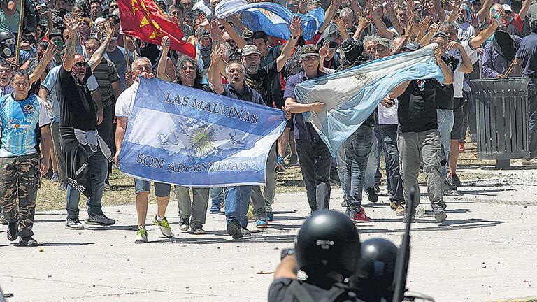 Los ex combatientes también se manifestaron contra la reforma.