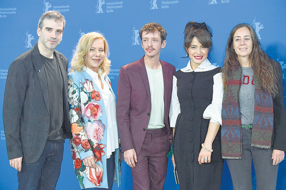 Hendler, Roth, Pérez Biscayart y Rivas con la directora Meta, ayer en Berlín.