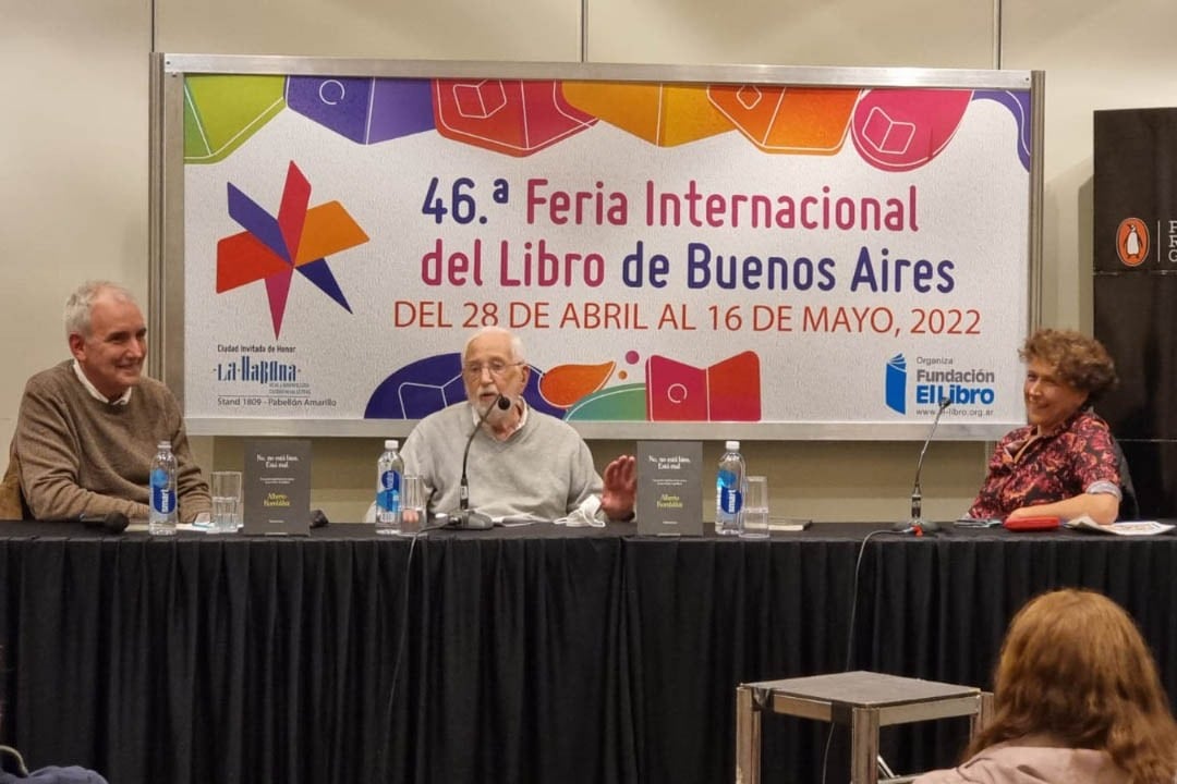 Alberto Kornblihtt, Noé Jitrik y Andrea Gamarnik en la Feria del Libro.