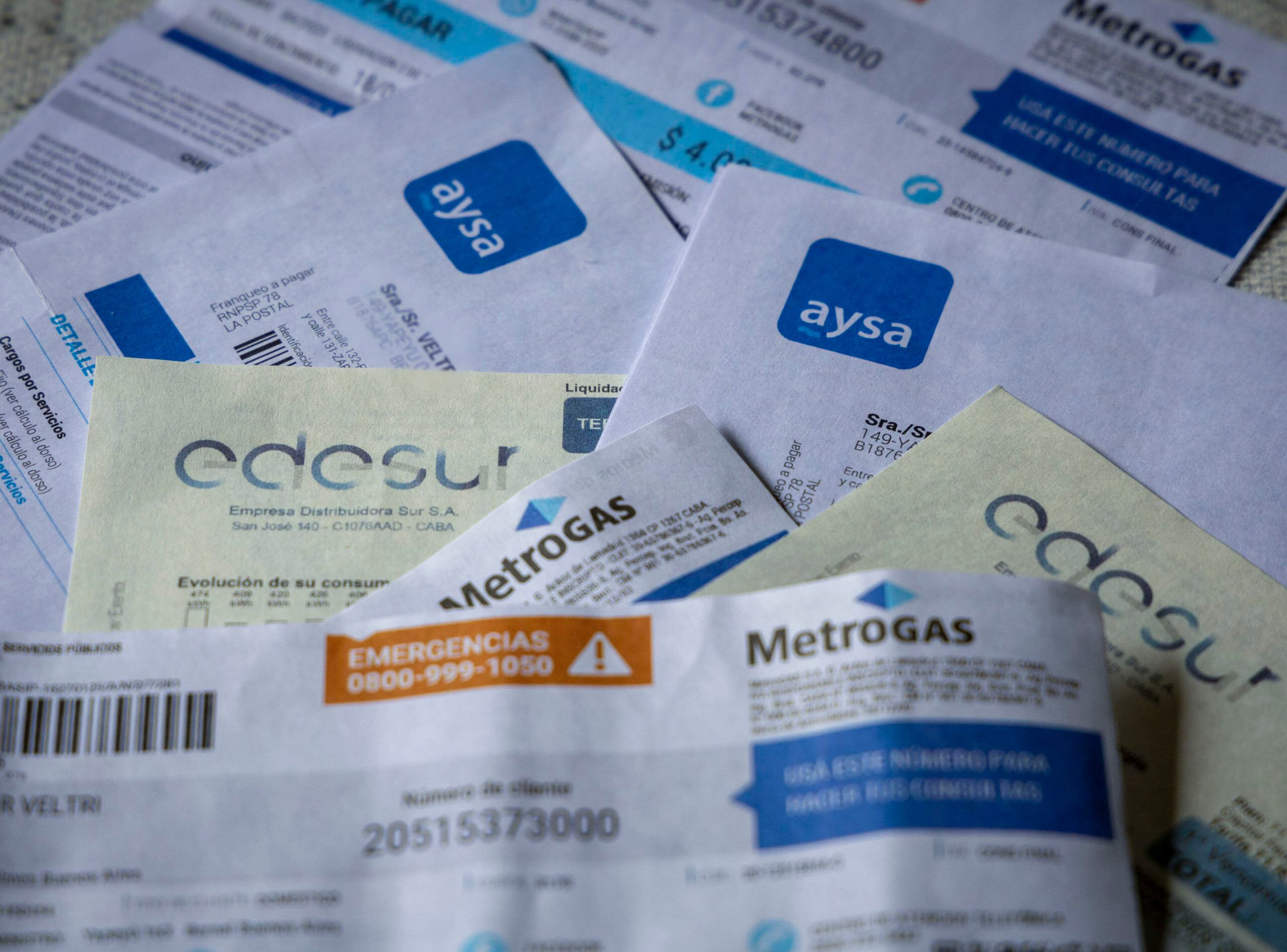 Cae la imagen de Milei, suben las tarifas.