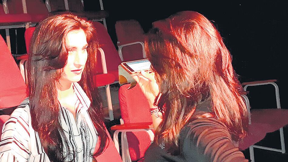 Julieta Isabel Ruiz (columnista) y María Julieta Burgos (maquilladora y una de las ideólogas del proyecto).