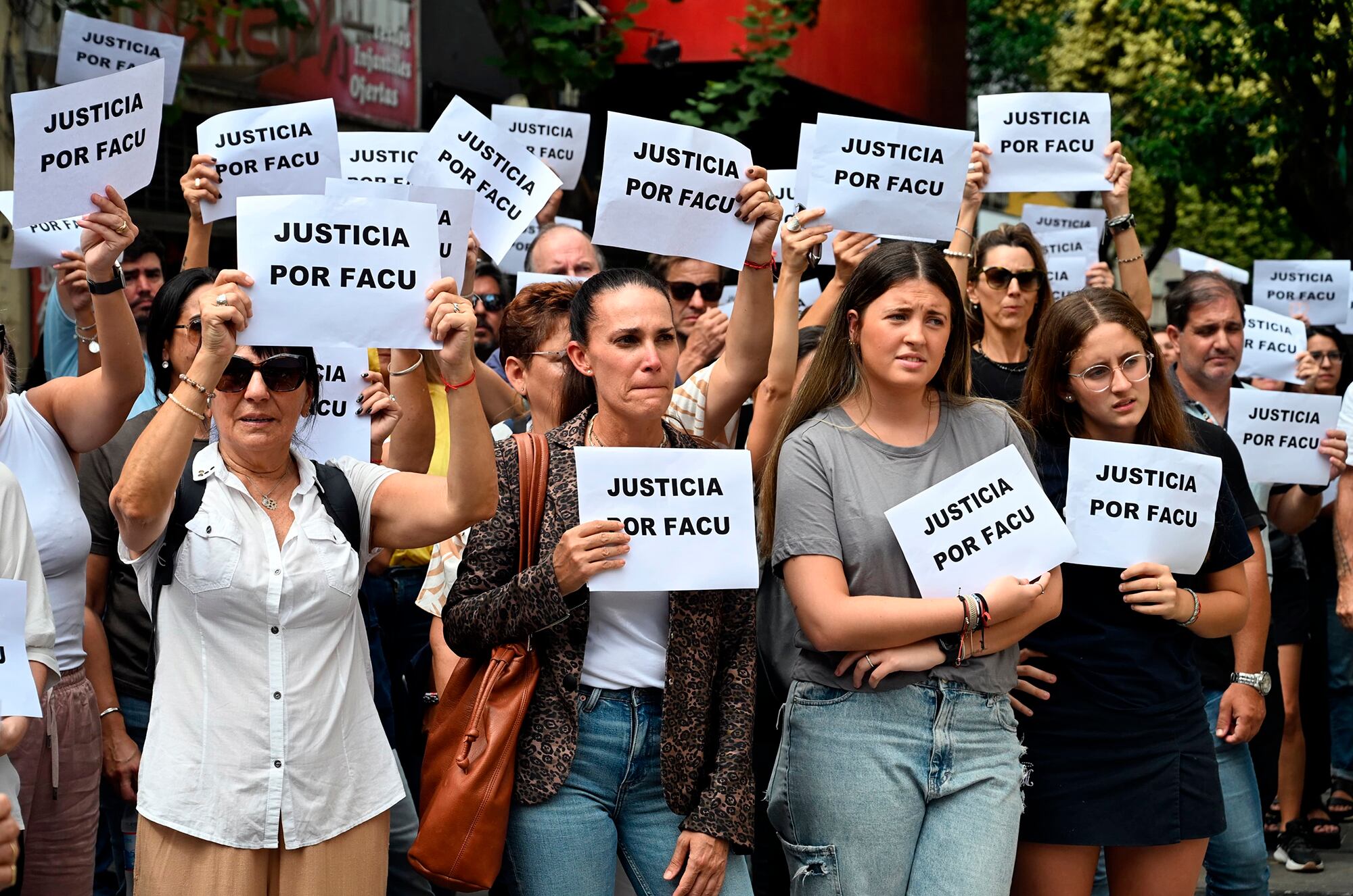 En junio, hubo una manifestación frente a la sede del Jockey.