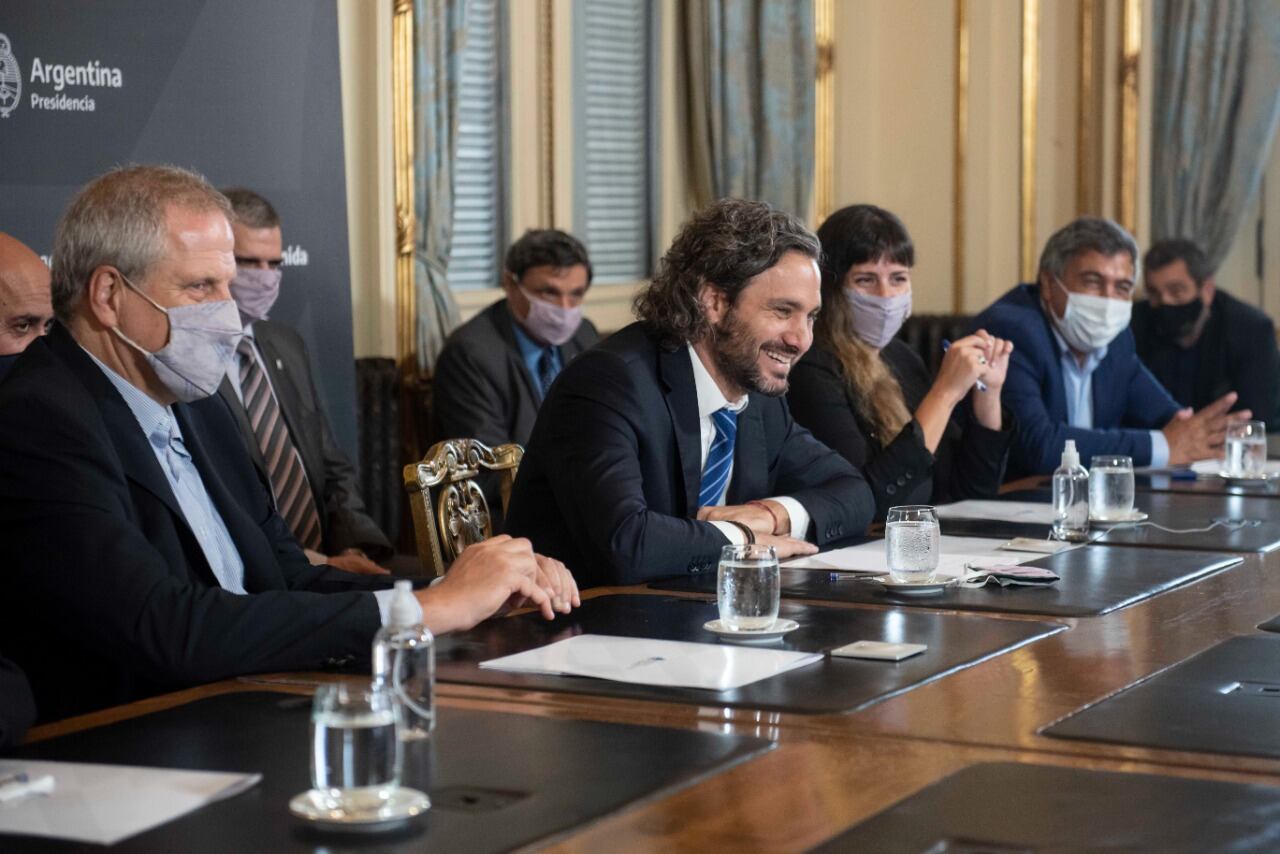 "El año pasado hicimos un enorme esfuerzo dando becas, para que los alumnos puedan estar conectados, pero no llegamos a todos. Nos viene muy bien el decreto", dijo a PáginaI12 Rodolfo Tecchi, rector de la Universidad Nacional de Jujuy.
