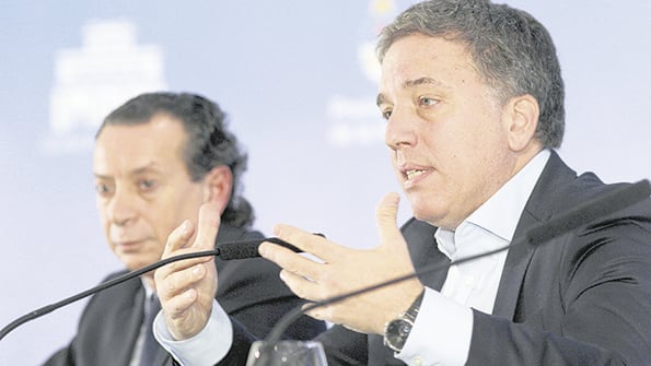 Dante Sica y Nicolás Dujovne. Convocatoria a los fabricantes para tratar de bajar tensiones.