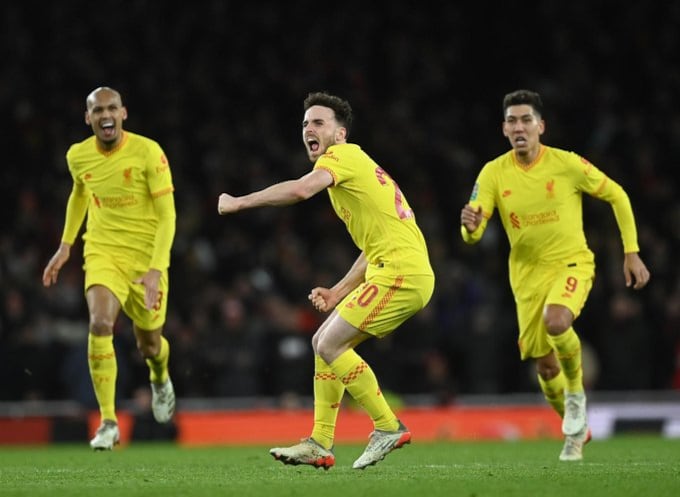 El portugués Diogo Jota festejó por duplicado en el éxito de Liverpool