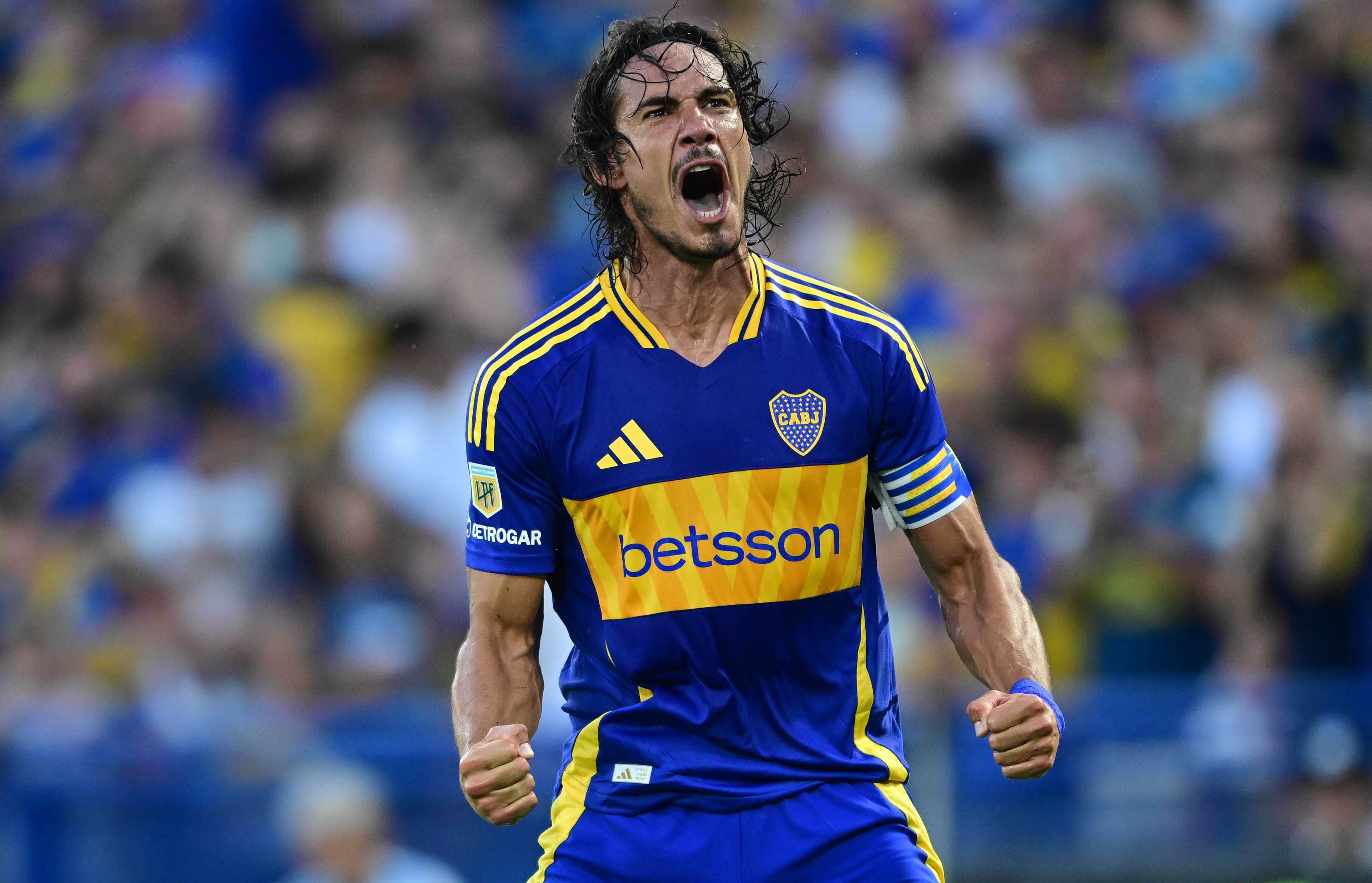 Cavani celebró con todo el primer gol de Boca