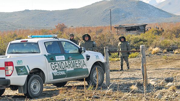 La Gendarmería, durante uno de los operativos en Chubut por el caso Maldonado.