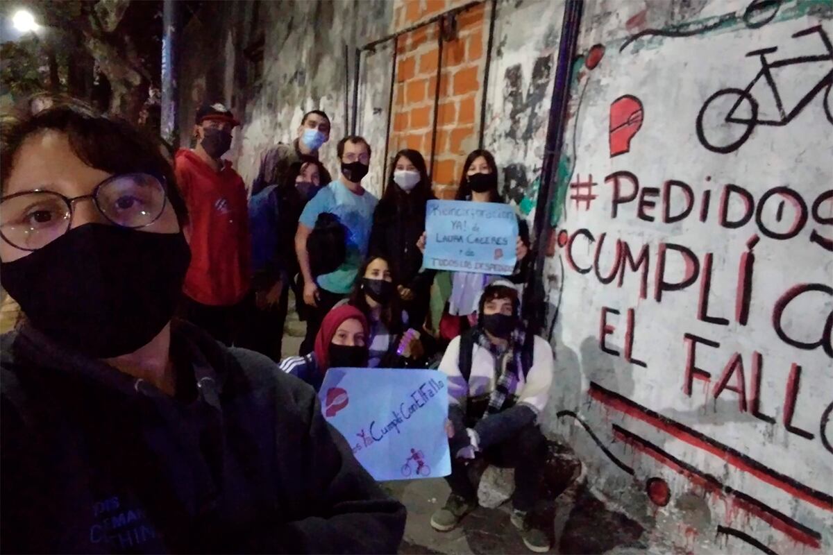 Laura Cáceres logró ser reincorporada tras casi un año de luchar junto a sus compañeres.