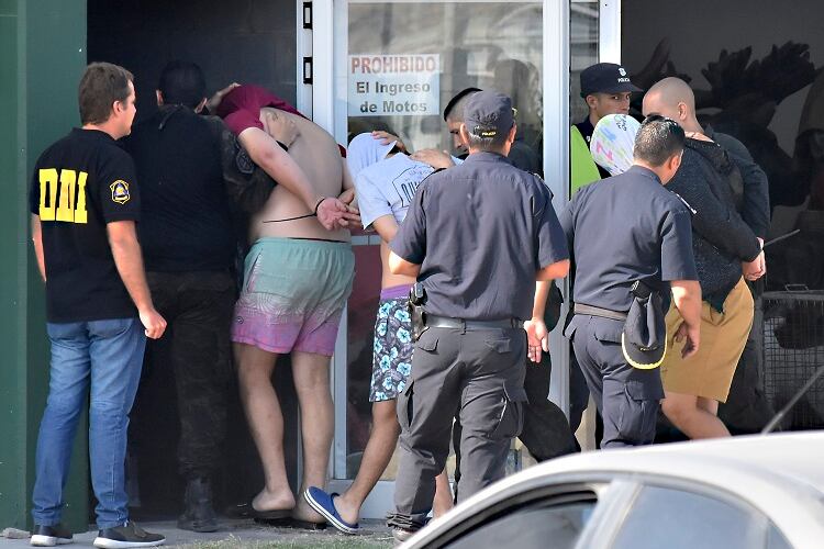 Los rugbiers, al momento de su detención, el 18 de enero, a las pocas horas del homicidio.