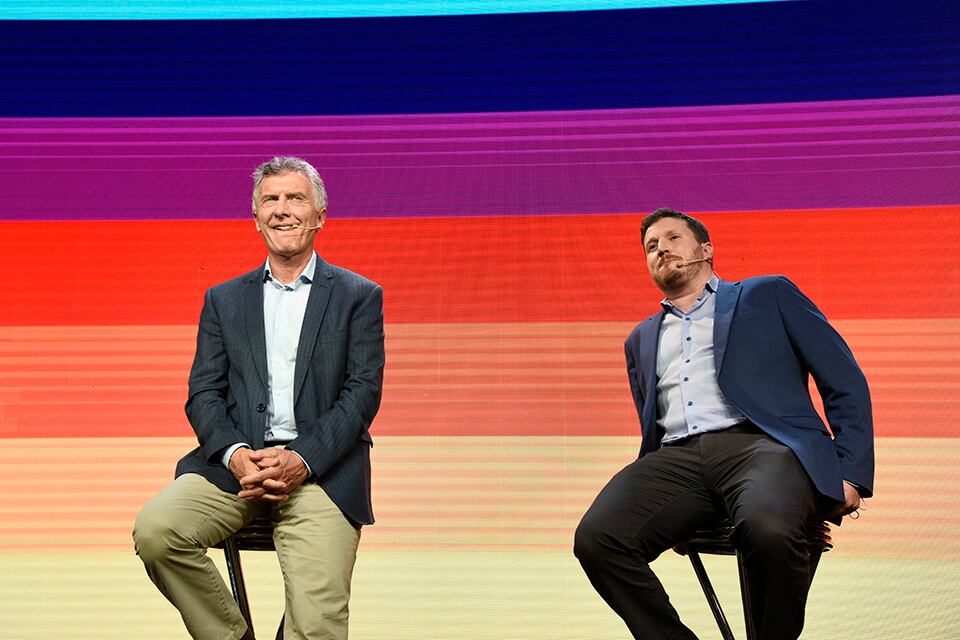 Macri junto a Angelini en un salón privado.