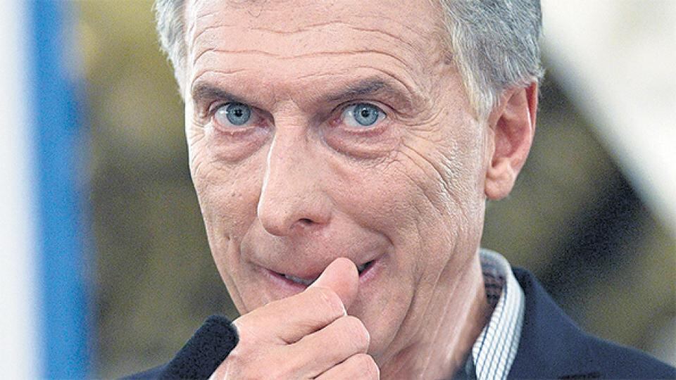 Mauricio Macri. "Falta de empatía con las familias de los tripulantes".