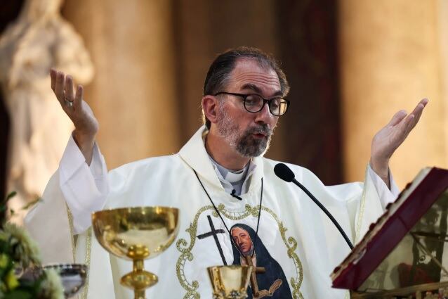 Monseñor Gustavo Carrara ofreció sus "sinceras disculpas" por la situación.
