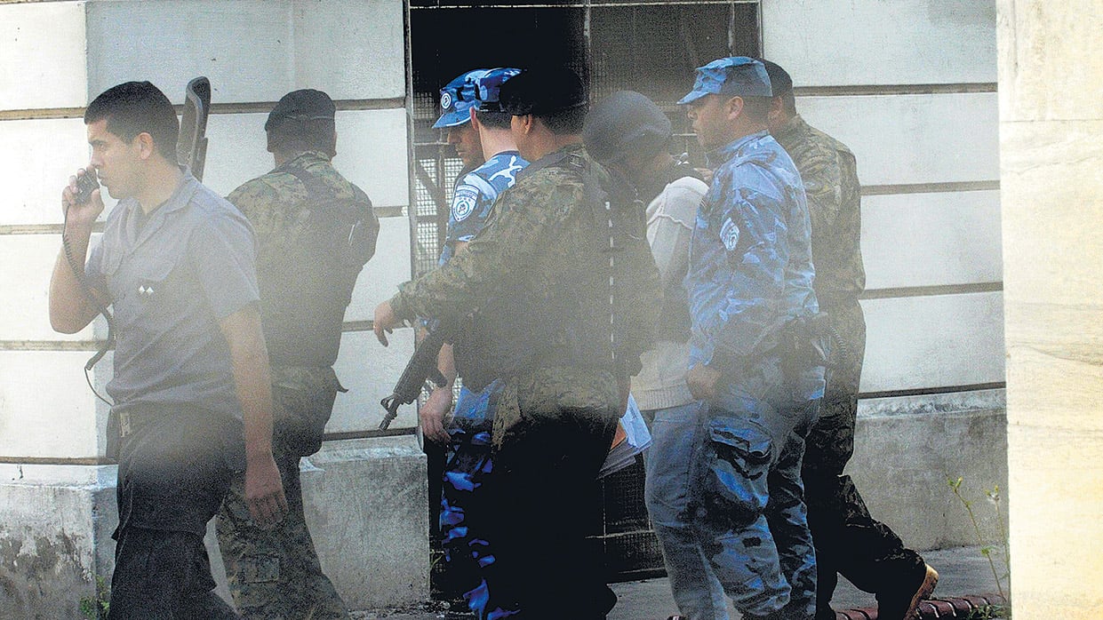 Un traslado del acusado por el crimen de Abril, José Edgardo “Pepito” Echegaray.