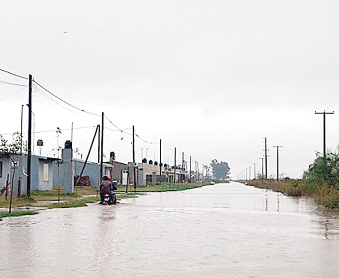 General Villegas está bajo el agua y aún falta lo peor.