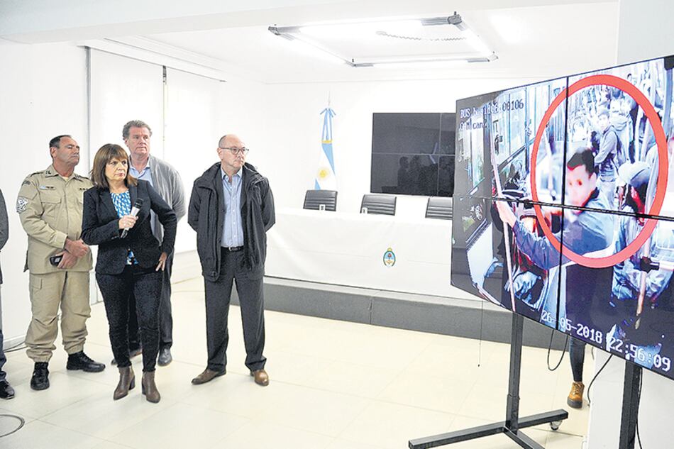 “Todo es mentira, hasta el abuso”, dijo Bullrich, que confundió víctimas y victimarios al responder.