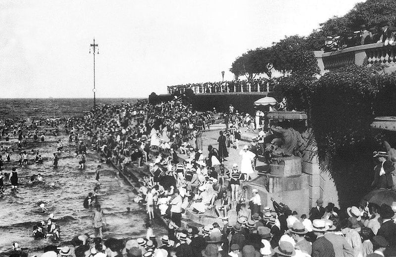 Balneario Municipal de la Costanera Sur de la Ciudad de Buenos Aires en la década del 30