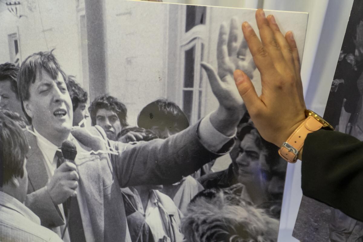 En Río Gallegos se presentó la muestra fotográfica itinerante e interactiva "Néstor Kirchner, hombre de la Patria".