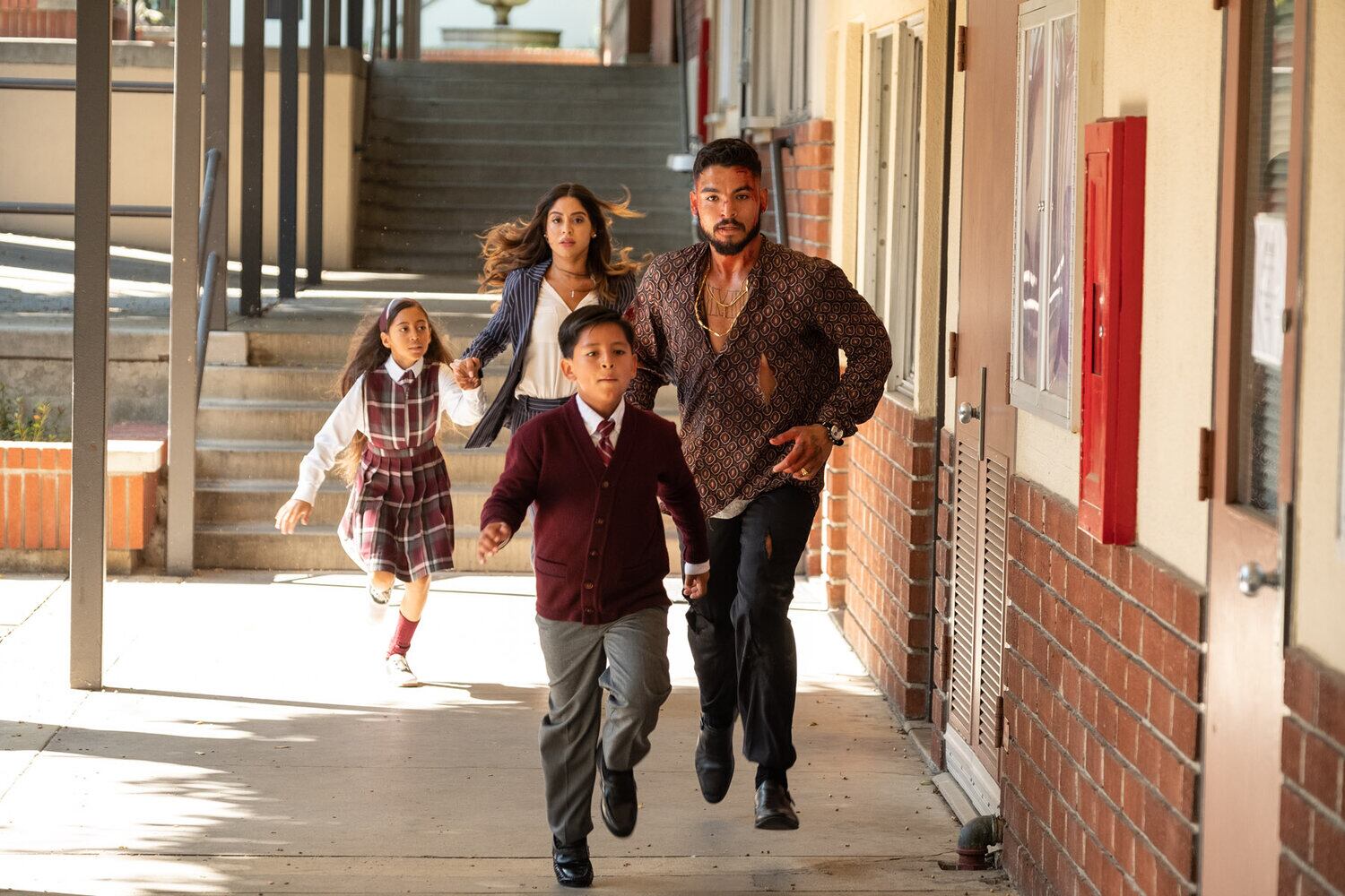 No faltan los consabidos tiroteos en cámara lenta.