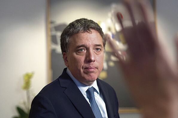 Nicolás Dujovne impulsó el proceso de endeudamiento público.