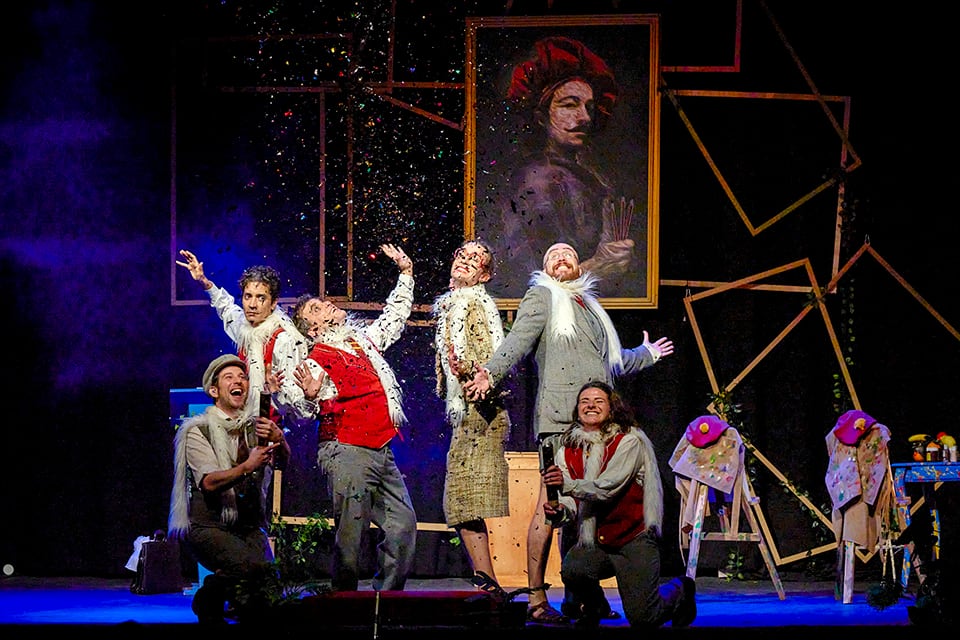 Una compañía de teatro donde prevalece el humor.