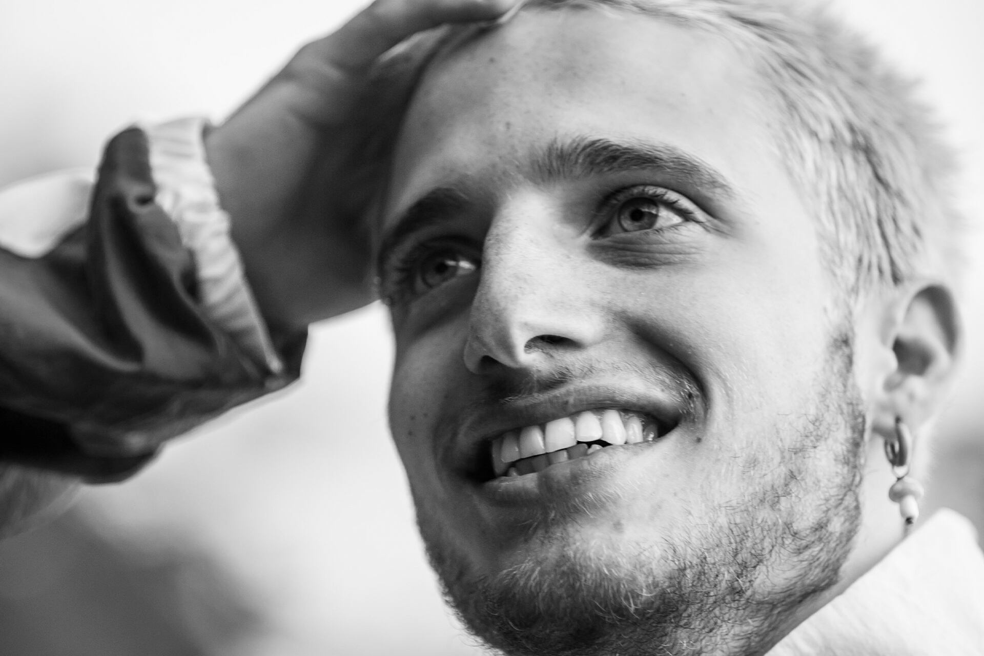 Wos sacó Mirá mamá, una canción espesa e introspectiva que muestra un poco más del disco que prepara, Oscuro éxtasis