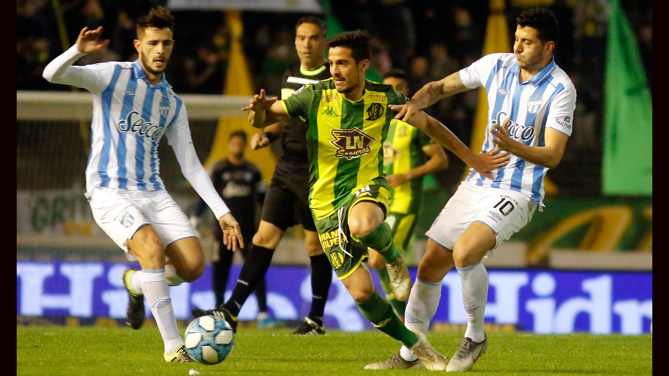 Aldosivi fue muy superior a Atlético Tucumán.