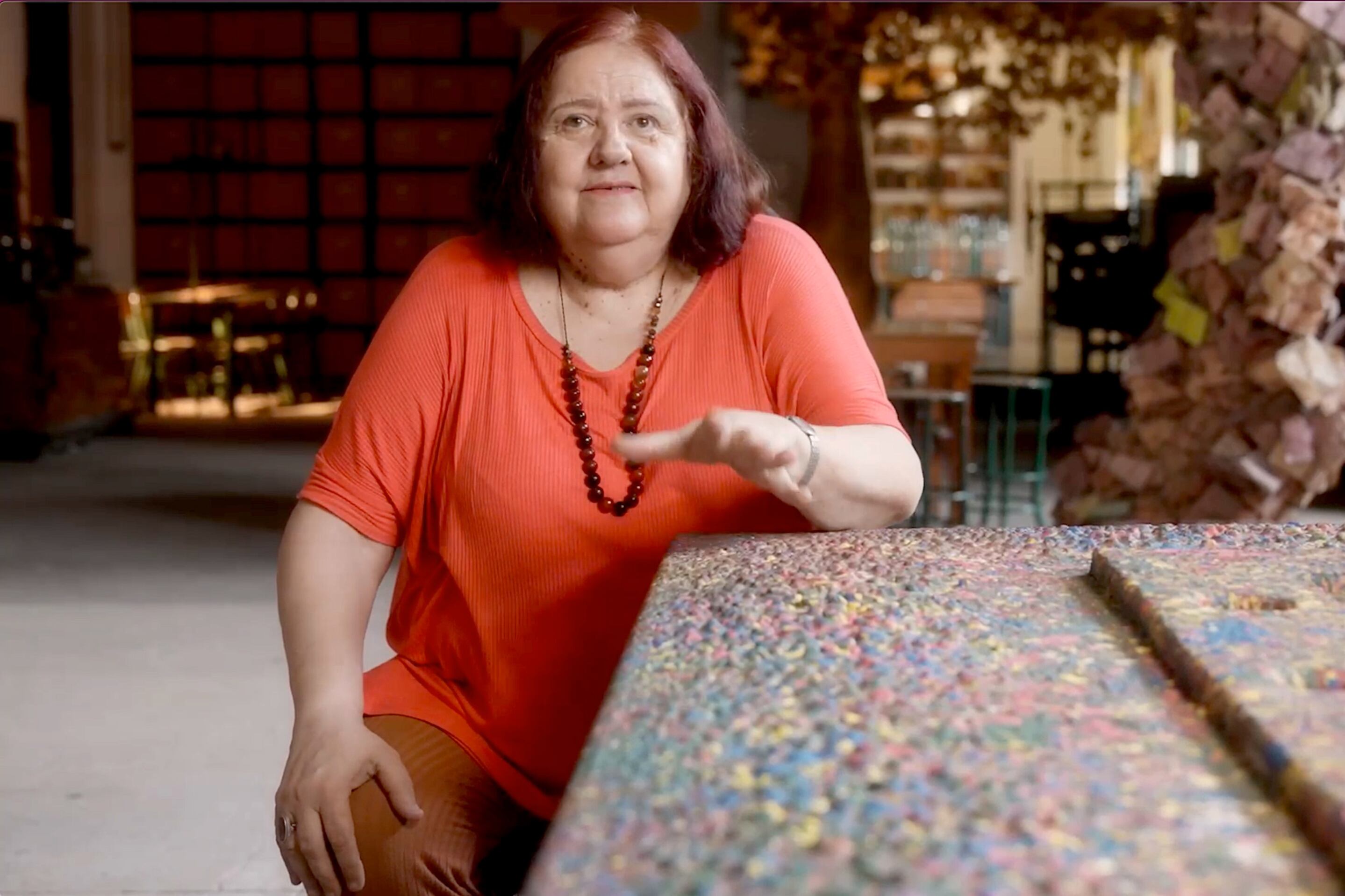 Chiqui González en una escena de La sociedad del afecto.