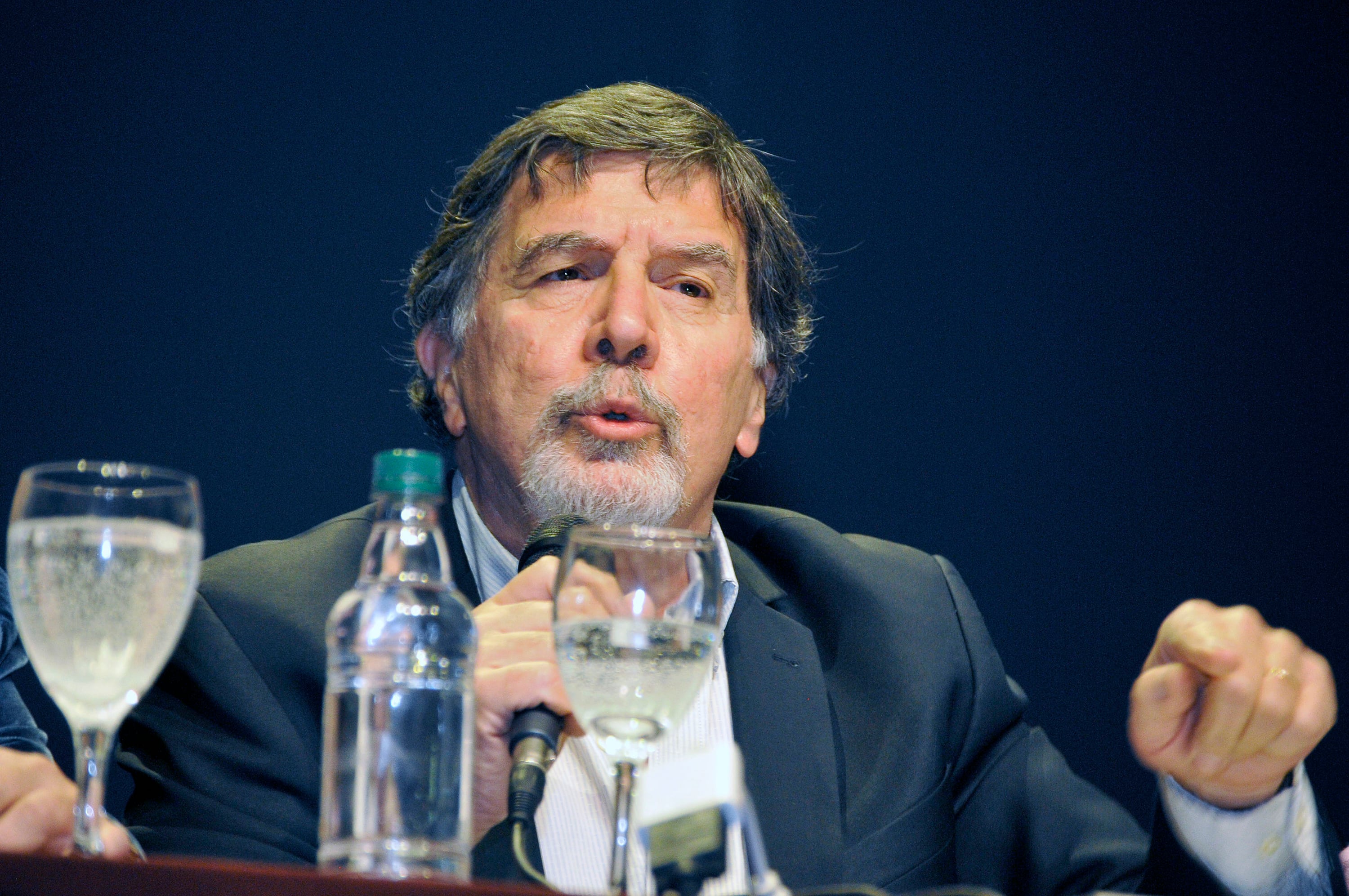 Alberto Sileoni arremetió contra las medidas libertarias. 