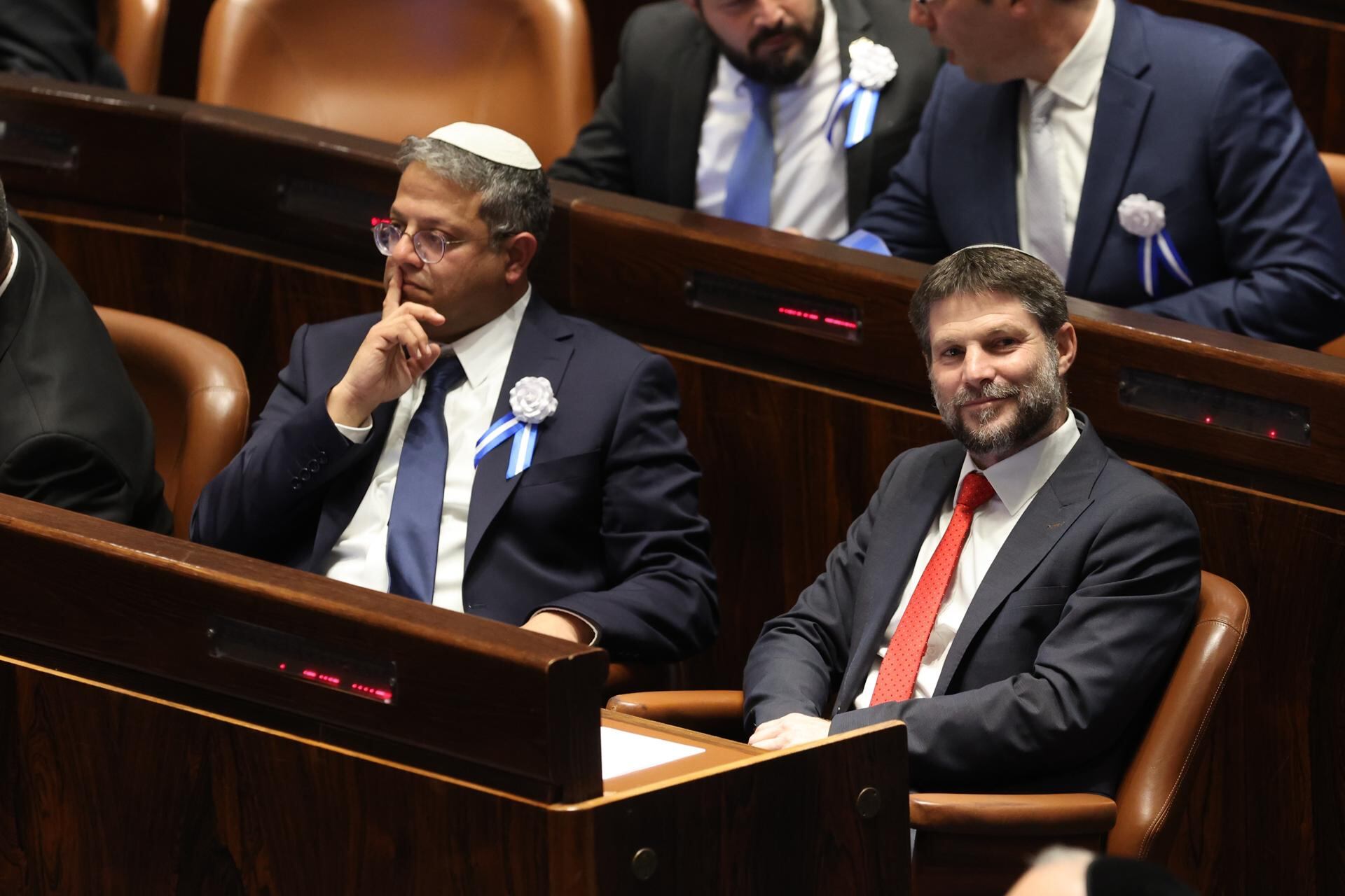 Itamar ben Gvir y Bezalel Smotrich durante una sesión del parlamento israelí.