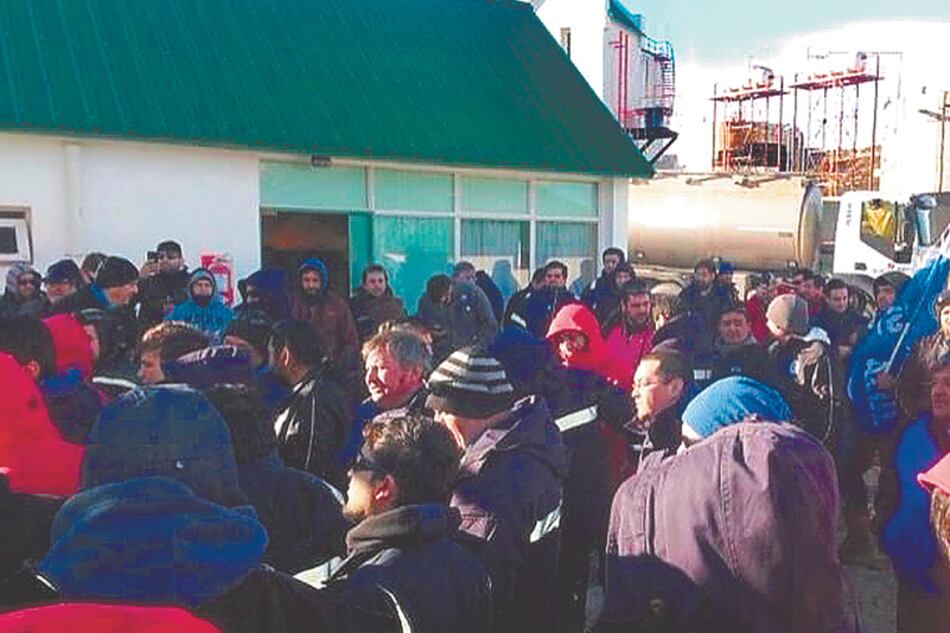 Conflicto en El Tordillo, área de Tecpetrol. La firma desactivó sus inversiones en la región.