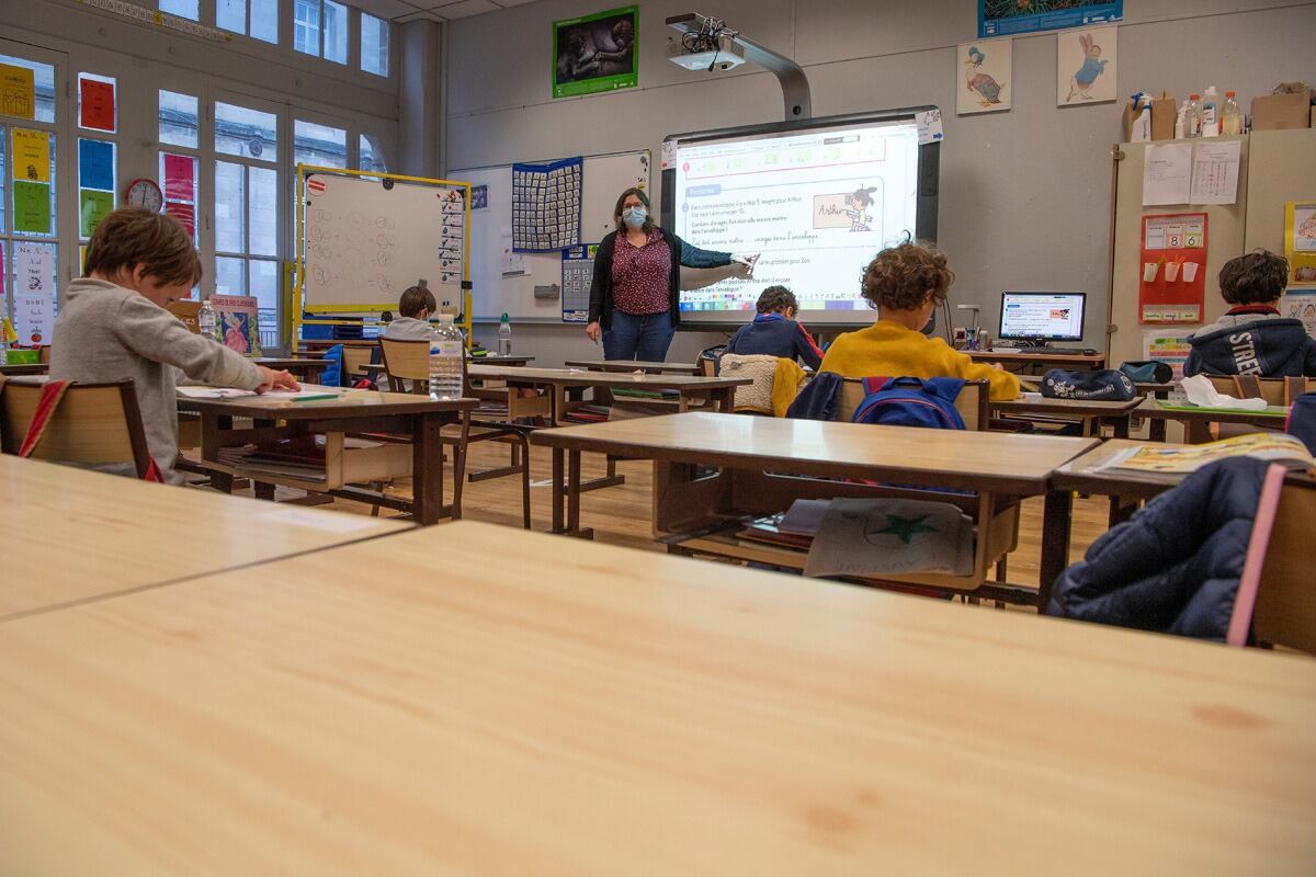 Cuatro días después de la vuelta al colegio en Francia, el ministro de Educación, Jean-Michel Blanquer, señaló este viernes que 22 establecimientos escolares tuvieron que ser cerrados por precaución tras detectar casos de Covid-19.