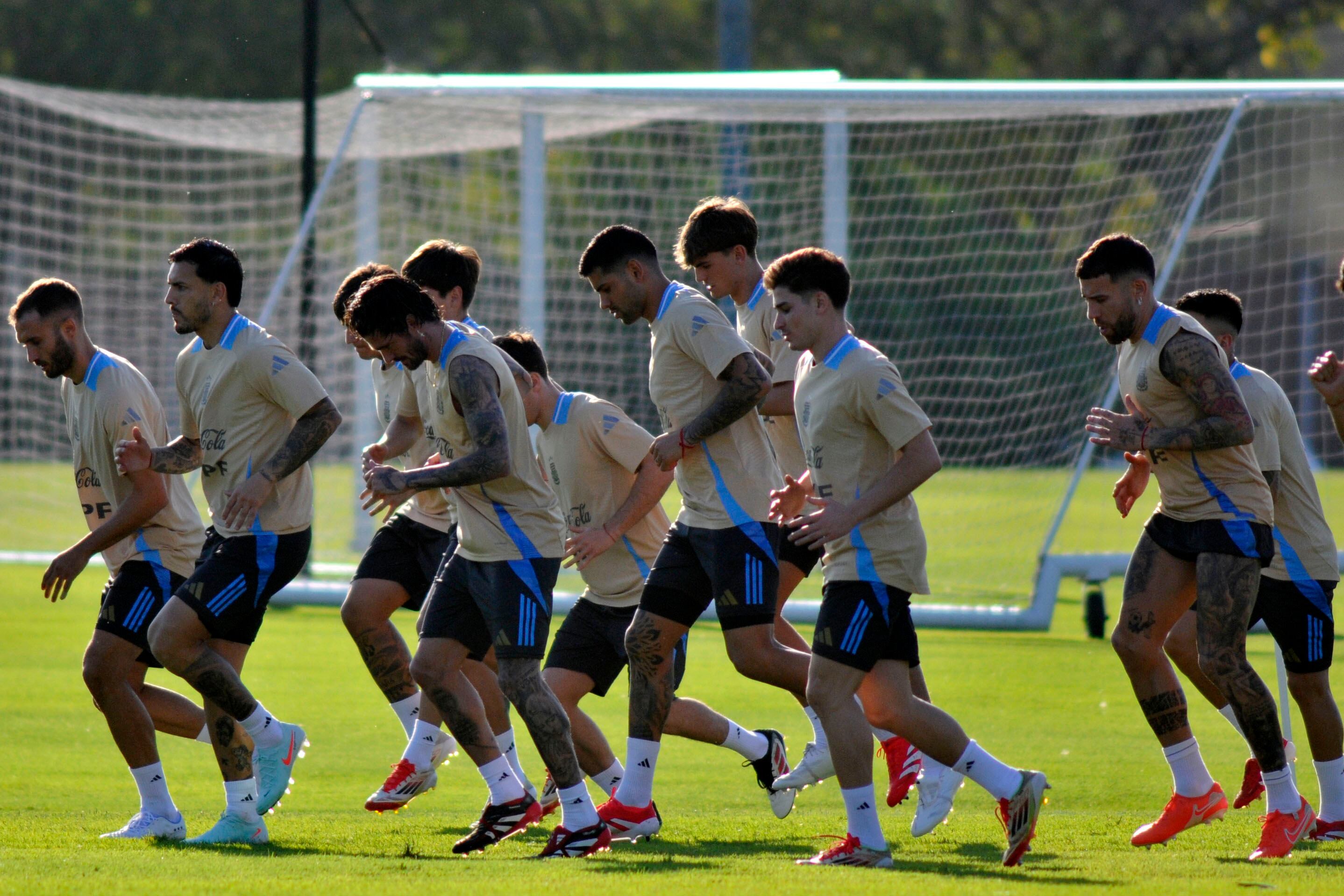 FOTO JULIO MARTIN MANCINI eliminatorias 2026 seleccion argentina entrenamiento -19/03/2025