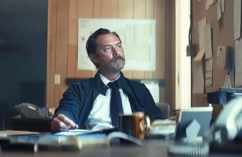 Terry Husk (Jude Law) es enviado por el FBI a Idaho para seguir la pista de una facción supremacista.