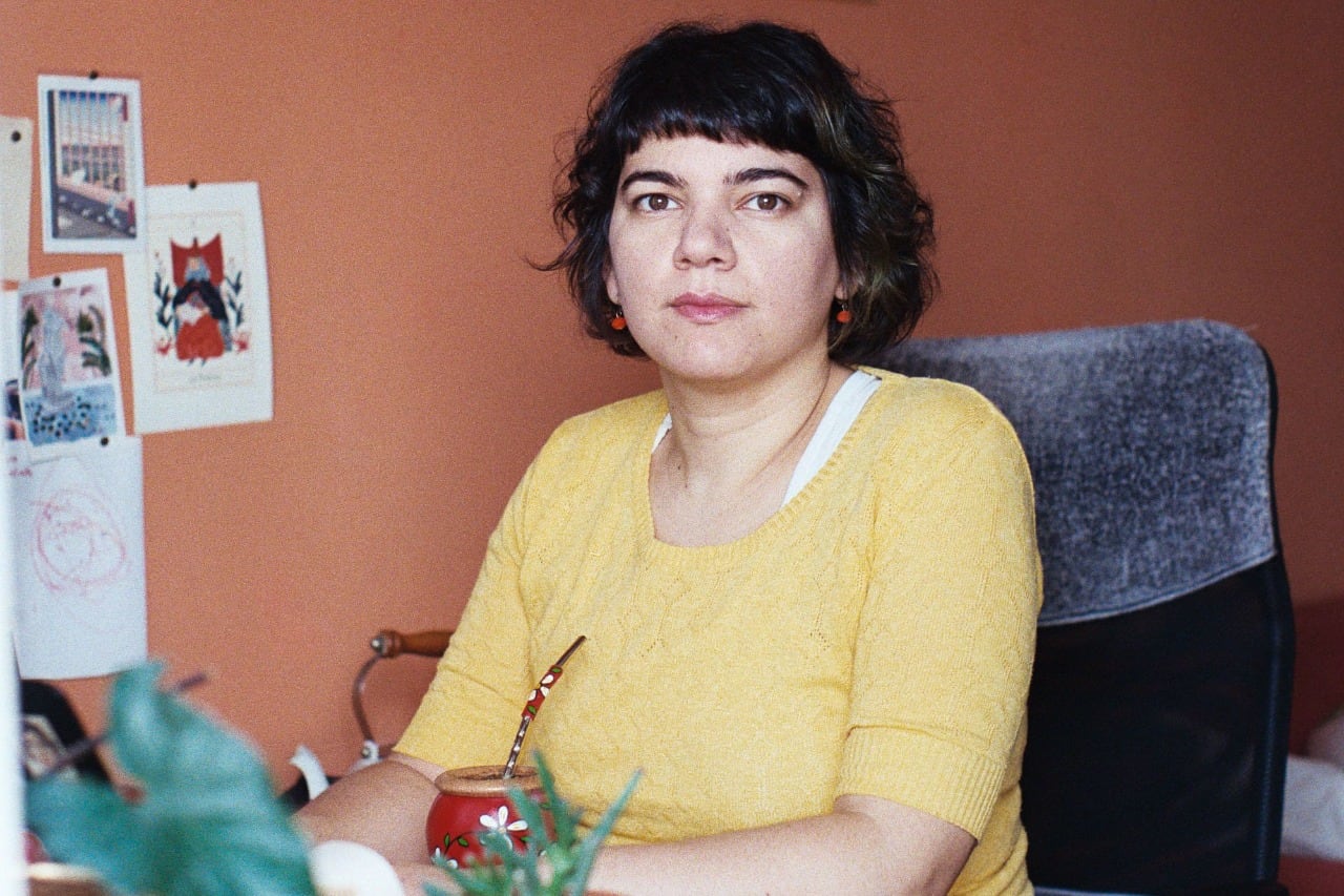 Zanellato busca de generar un discurso identitario, un corrimiento de velo.