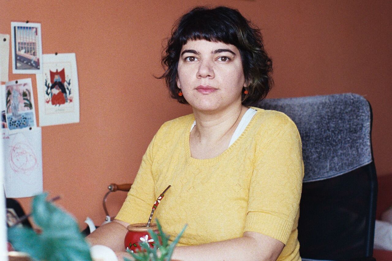 Zanellato busca de generar un discurso identitario, un corrimiento de velo.