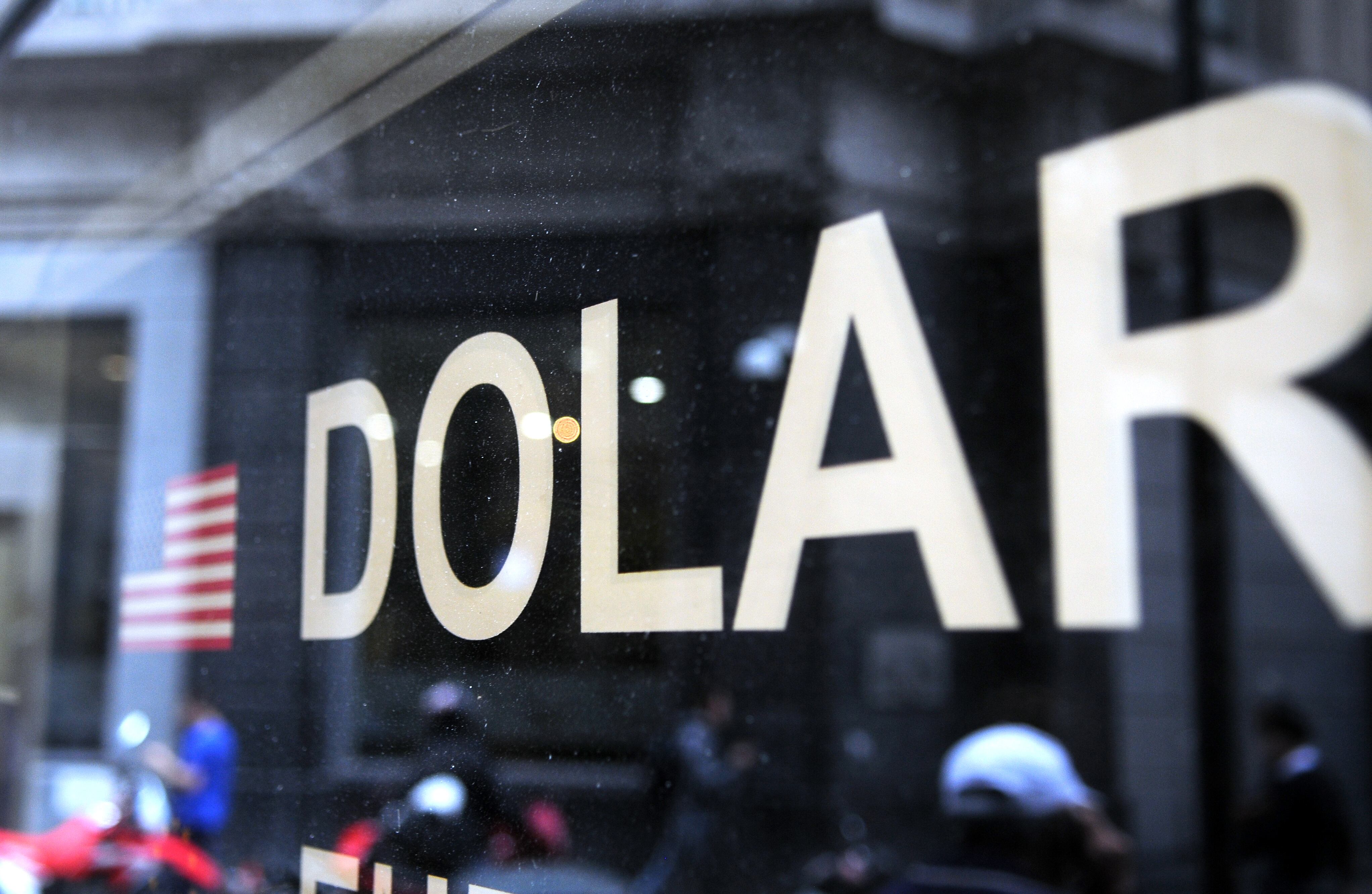 El dólar mayorista bajó 4 pesos y se ubicó en 1132 pesos.
