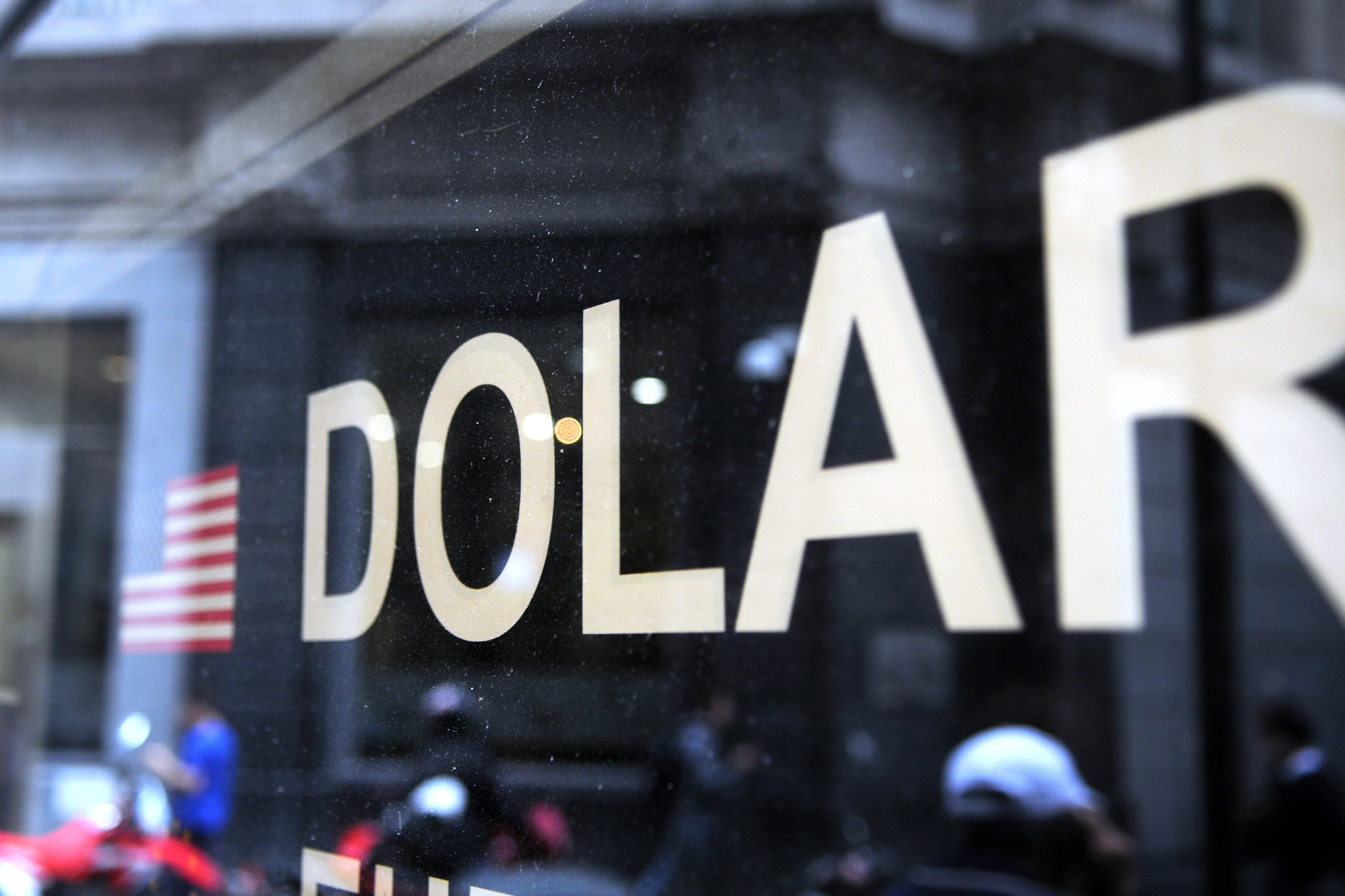 El dólar mayorista bajó 4 pesos y se ubicó en 1132 pesos.