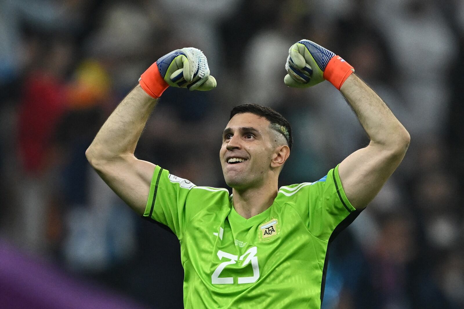 Dibu Martínez necesitaría un permiso del Aston Villa para sumarse a los Juegos